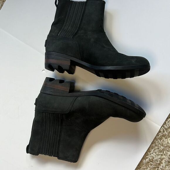 Sorel Women's Lolla Chelsea Boots (Black Suede) 7 Never worn outside - Picture 2 of 15